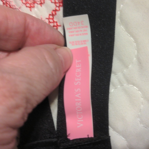 Victoria Secret Black Padded Swimsuit Bikini Halter Top. Size 34DD NWOT - Picture 9 of 9